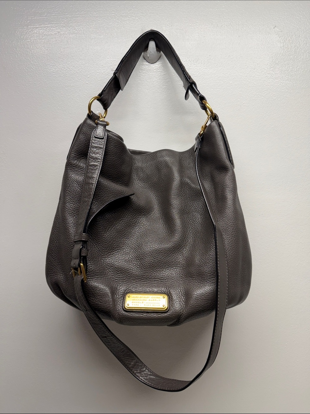Marc Jacobs New Q Hillier Purse Handbag Hobo Bag Crossbody Pebbled Leather Gray